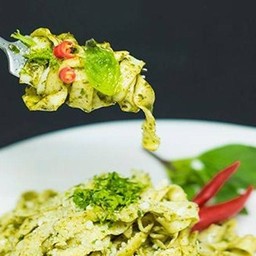 Vegan spicy pesto sauce