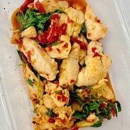 กะเพราเนื้ออกไก่ กับข้าวววว