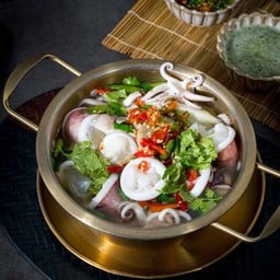 ต้มยำหมึกไข่