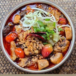 ขนมจีนน้ำเงี้ยว หมู1+ตีนไก่ตุ๋น2