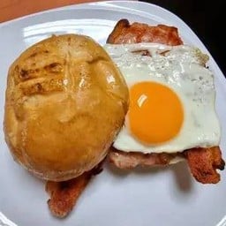 Bap with bacon อาหารเช้า บัฟ กับเบค่อน