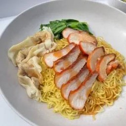 บะหมี่เกี๊ยวแห้งหมูแดง