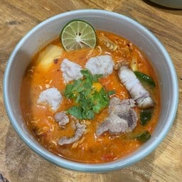 มาม่าต้มยำรวมหมู