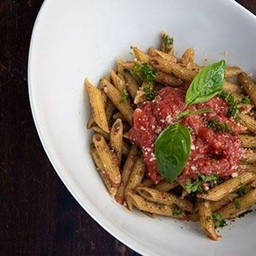 Vegan tomato and pesto sauce