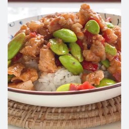 ข้าวราด หมู ไก่ ผัดกะปิสะตอ