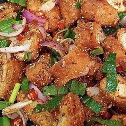 ยำไก่แซ่บ