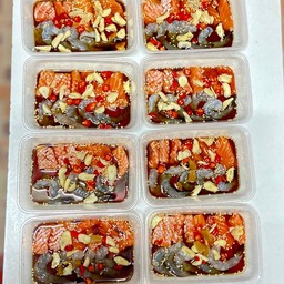ดองเกาหลีรวม  กุ้ง 5 ตัว แซลม่อน5 ชิ้น