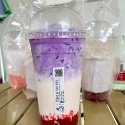 สตอเบอรี่นมสดเผือก