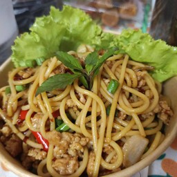 สปาเก็ตตี้กระเพราหมู