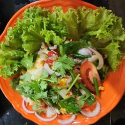 ยำไข่ดาว