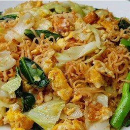 มาม่าหมูผัดไข่