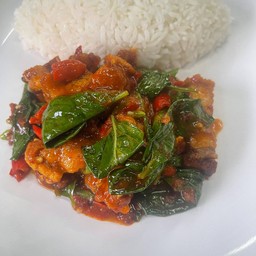 ข้าวพริแกงหมูกรอบ