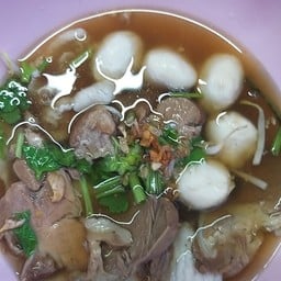 ก๋วยเตี๋ยวนายโอ เนื้อตุ๋น หมูตุ๋น