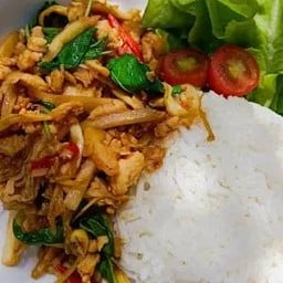 Stir fried chicken with bamboo shoot and thai basil ข้าวกะเพราไก่หน่อไม้ดอง