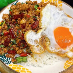กระเพราไข่ดาว ขยี้ใจ