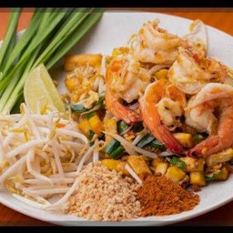 ผัดไทยกุ้งสด