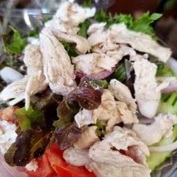 Mix Salad with Chicken สลัดกับเนื้ออกไก่
