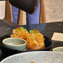 เผือกทอดหมูแดง