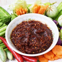 กินข้าวกับน้ำพริกสิจ๊ะ