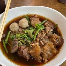 ก๋วยเตี๋ยวเนื้อเปื่อย