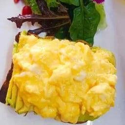 โทส อโวคาโด้ ไข่คน Toast Avocado Scrambled eggs
