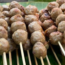 ลูกชิ้นเอ็นเนื้อย่าง