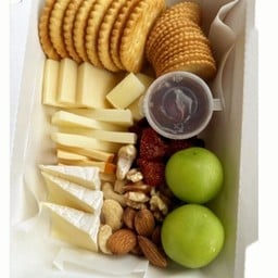 ชีสเยอะ Medium 5 cheeses ฟรี thin cracker