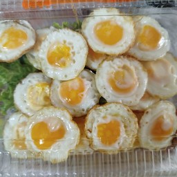 ไข่นกกระทา 7 ชิ้น ฟรีซอส+พริกไทย