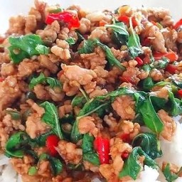 กระเพราเนื้อสับ ข้าวหอมมะลิ