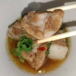 ก๋วยเตี๋ยวเที่ยงคืนปทุมธานี -