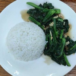 130.1 ผักคะน้าฮ่องกง(ราดข้าวหอมมะลิ)