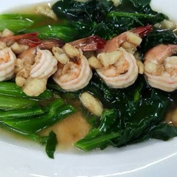 168.1 ผัดคะน้าฮ่องกงกุ้ง/หมึก(ราดข้าวหอมมะลิ)