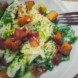 Caesar salad ซีซ่าร์สลัด