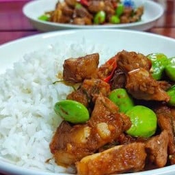 ข้าวราด หมู ไก่ ผัดสะตอพริกแกง