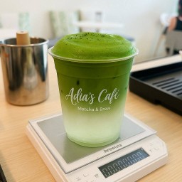 Coconut Matcha (Whipped Cream+Milk)