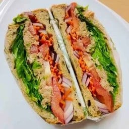 Tuna Sandwich Wholewheat bread แซนวิชทูน่าขนมปังโฮลวีท