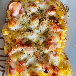 ปังข้าวโพด รวม (เบคอน ไส้กรอก ปูอัด)