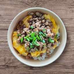 ข้าวไข่ขยี้หมูสับ