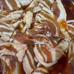 หมูสามชั้นหมักพริกไทยดำ