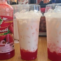 นมสดสตอเบอรี่