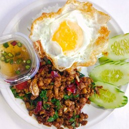 ข้าวกระเพราพริกแห้ง