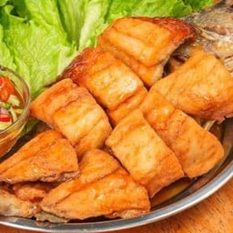 ปลากรพงทอดราดน้ำปลา