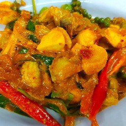 ผัดเผ็ดไข่อ่อน