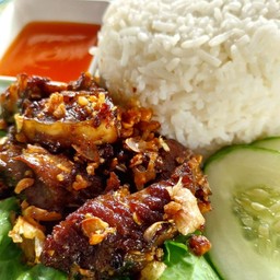 เนื้อเปื่อยทอดกระเทียม