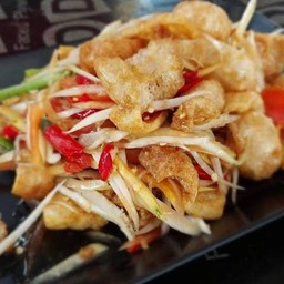 ตำแคปหมู