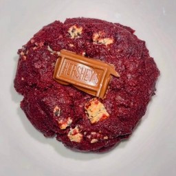 Red Velvet Cookies (Cookie & Cream) Hershey