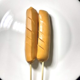 ไส้กรอกหนังกรอบ ( 1 ไม้ )