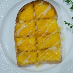 ผลไม้ปอกพร้อมทาน - ปังปิ้ง&ข้าวไก่ทอด