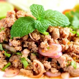ลาบหมู / ไก่