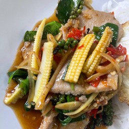 ข้าวผัดฉ่าหมูชิ้น